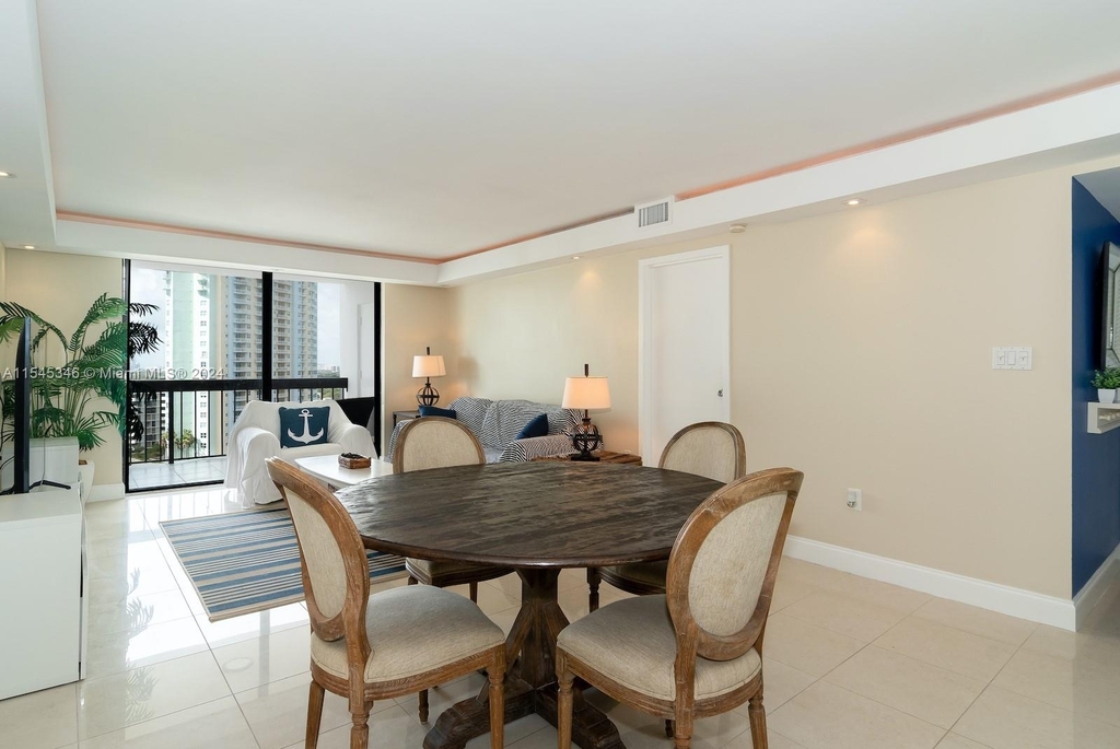 2333 Brickell Ave - Photo 1