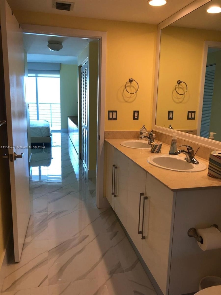 325 S Biscayne Blvd - Photo 26