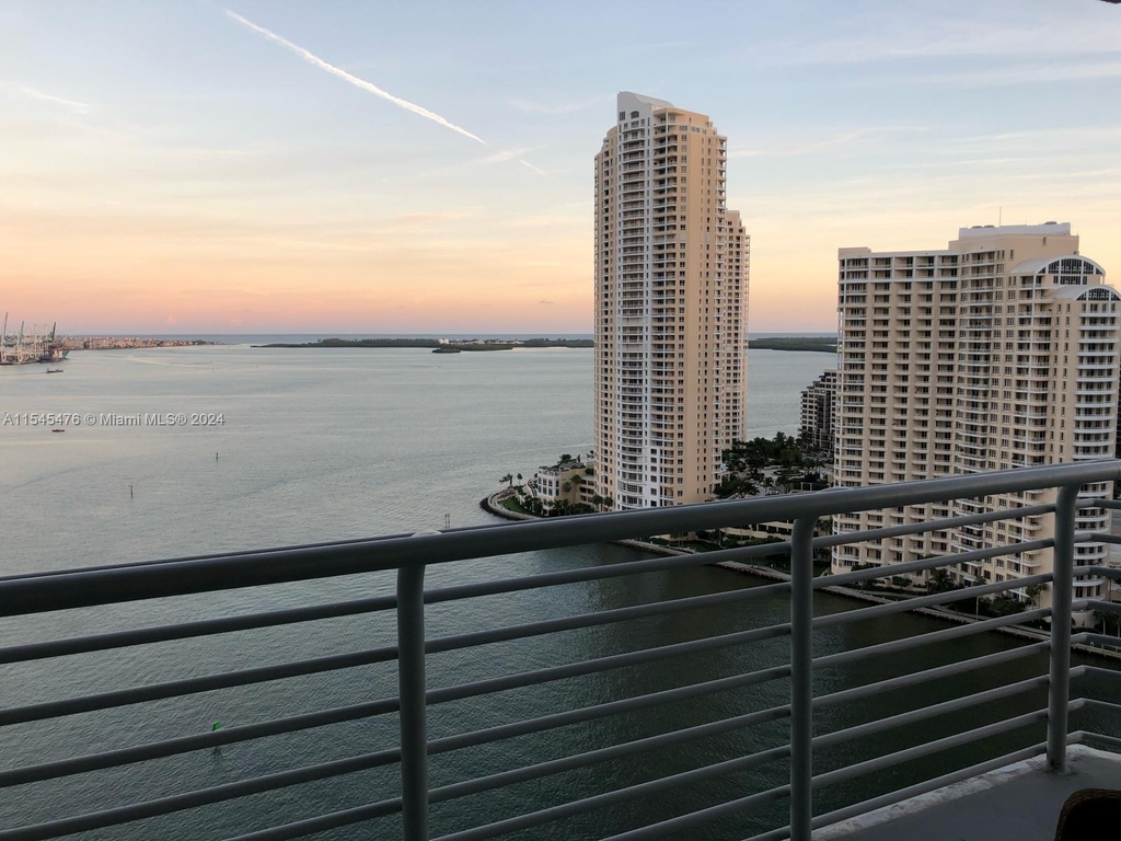 325 S Biscayne Blvd - Photo 3