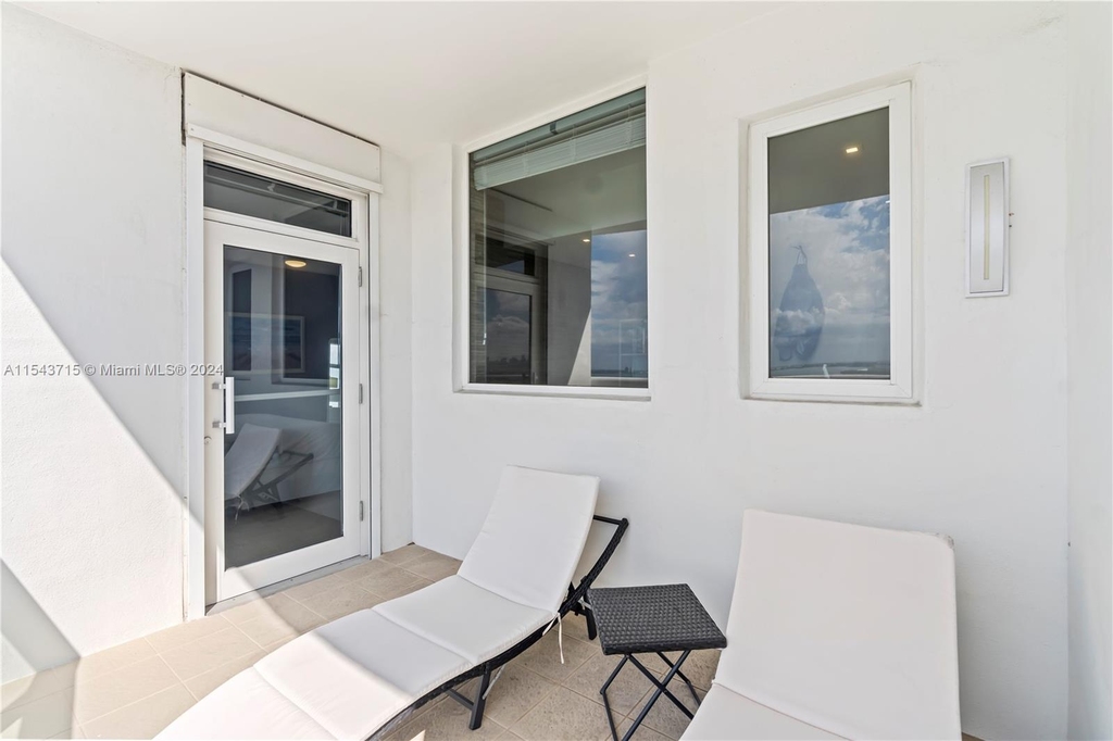 4201 Collins Ave - Photo 40