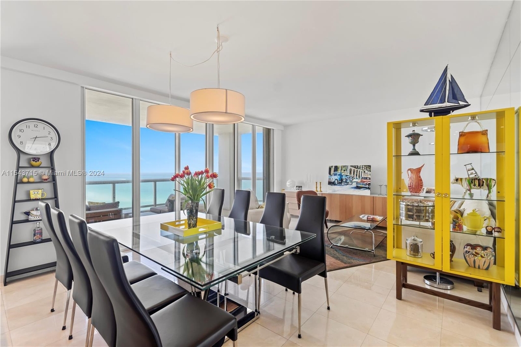 4201 Collins Ave - Photo 2