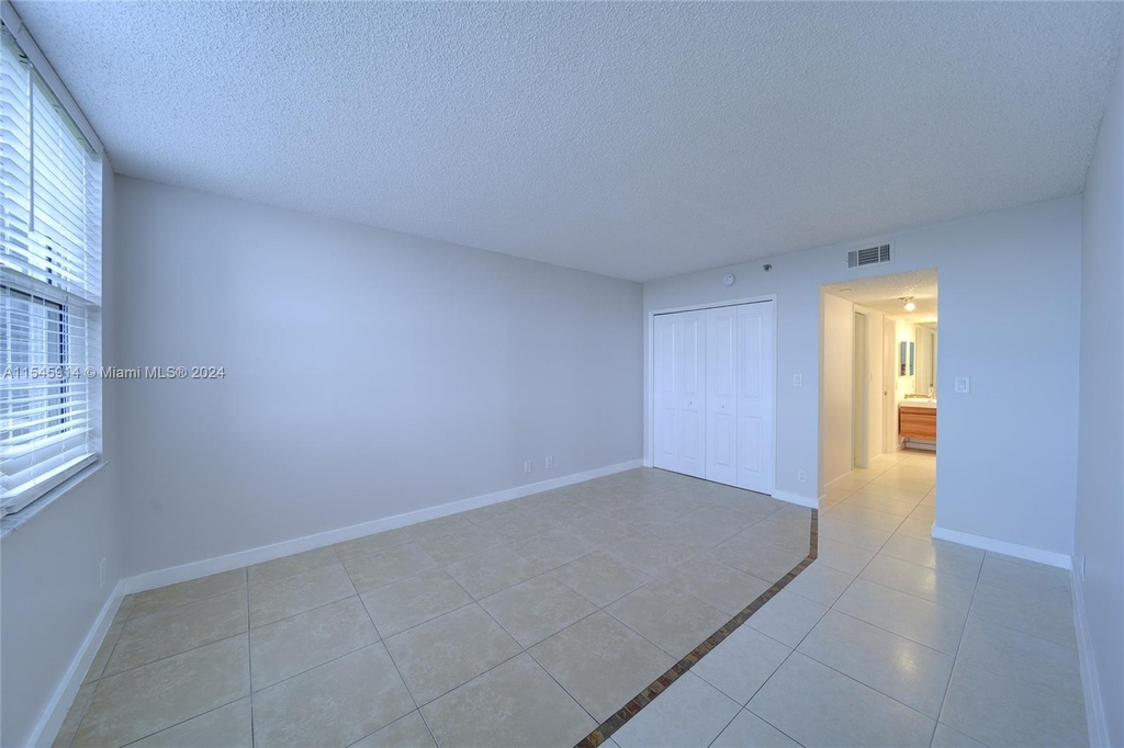 4015 W Palm Aire Dr - Photo 18