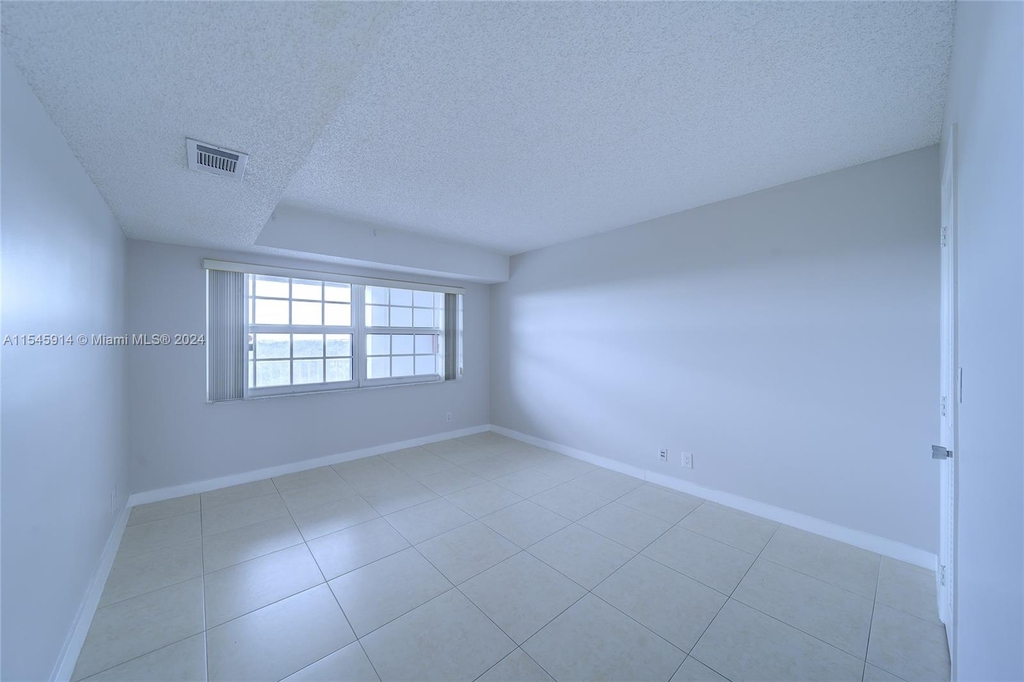 4015 W Palm Aire Dr - Photo 17