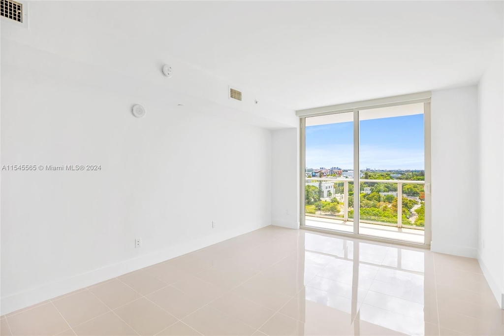 4250 Biscayne Blvd - Photo 2