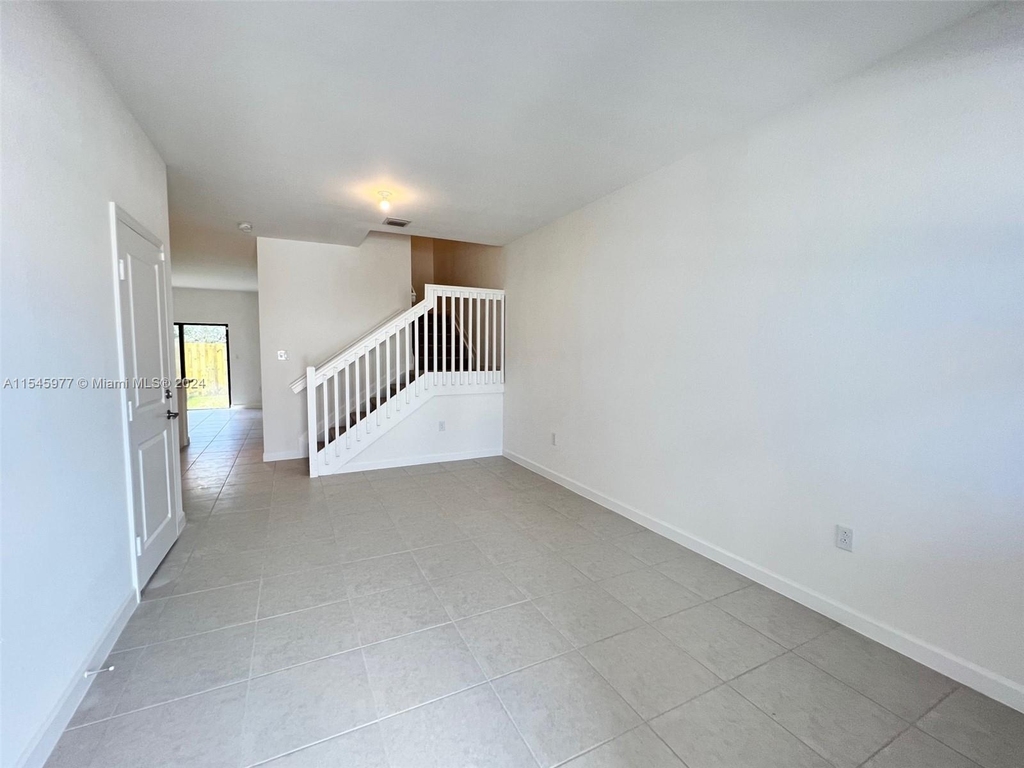 24456 Sw 119th Pl - Photo 2