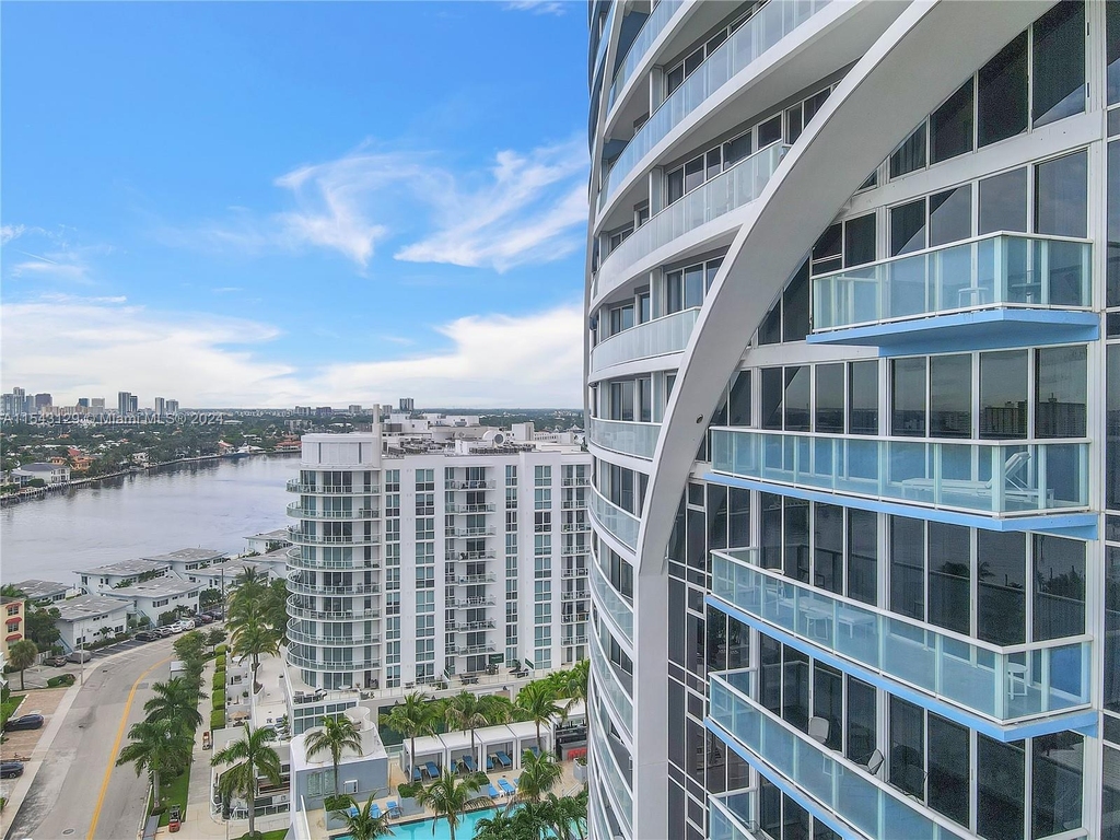 3101 Bayshore Dr - Photo 2