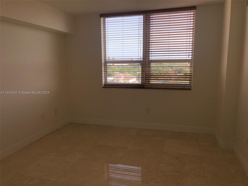 3232 Sw 22nd Ter - Photo 11