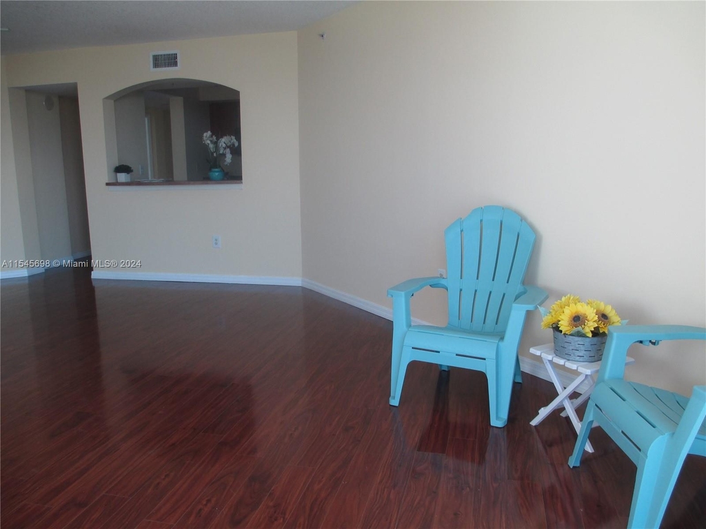 9201 Collins Ave - Photo 4