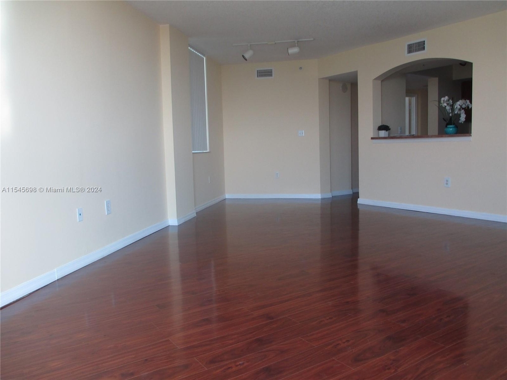 9201 Collins Ave - Photo 3