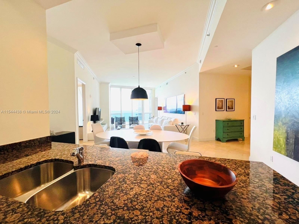 16001 Collins Ave - Photo 3