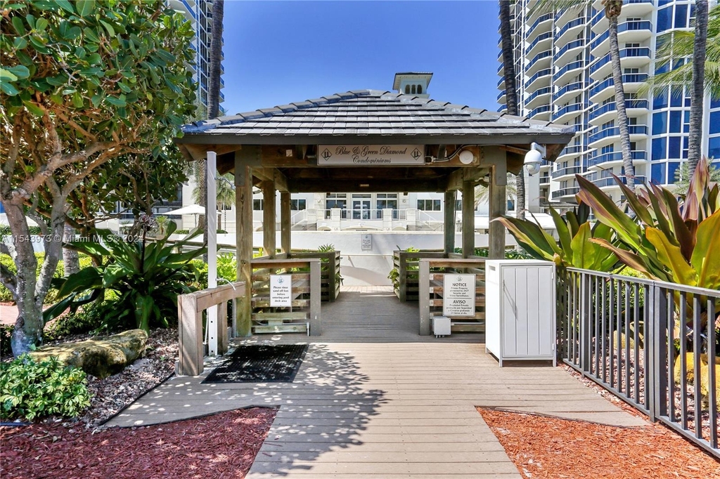 4779 Collins Ave - Photo 46