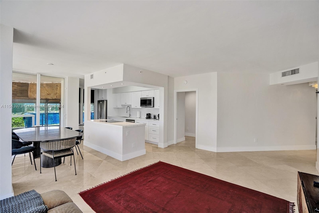 4779 Collins Ave - Photo 4