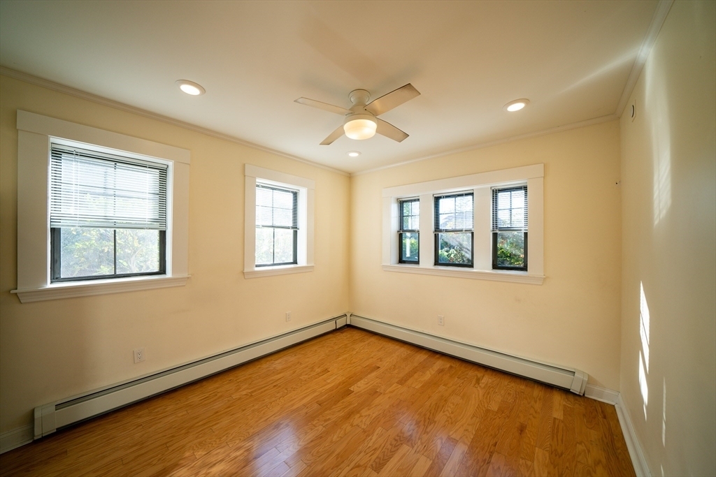 219 Commonwealth Ave - Photo 1