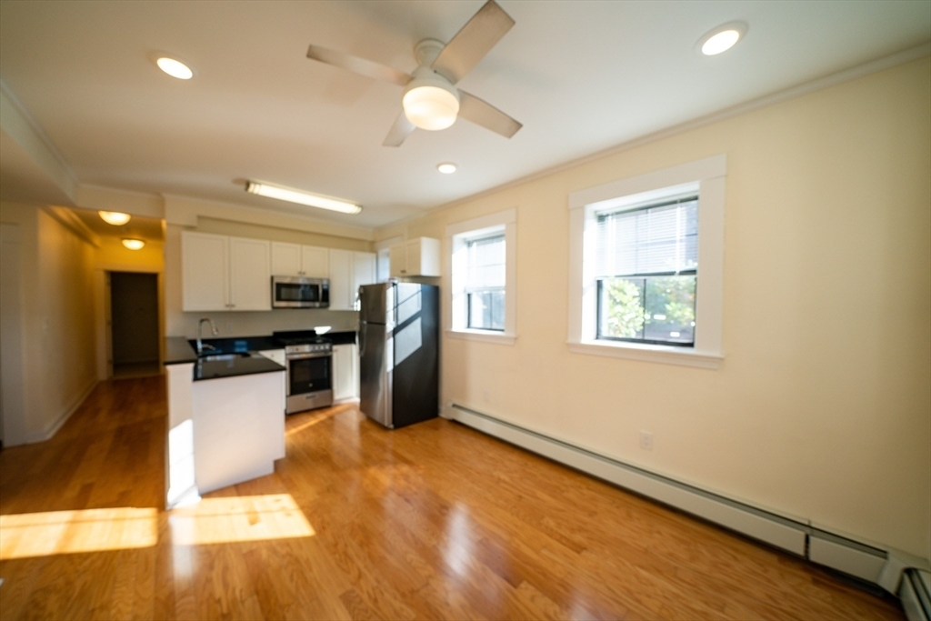 219 Commonwealth Ave - Photo 4