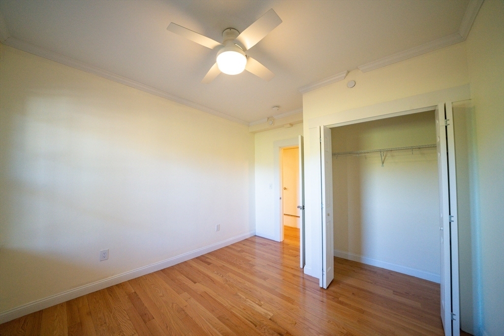 219 Commonwealth Ave - Photo 9