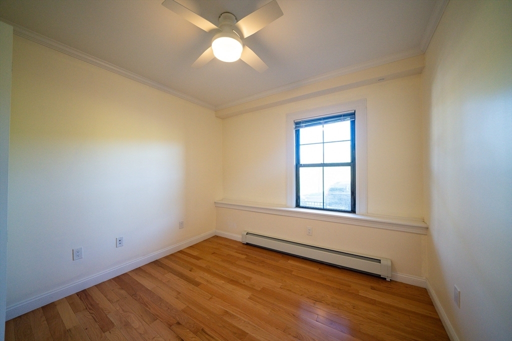 219 Commonwealth Ave - Photo 8