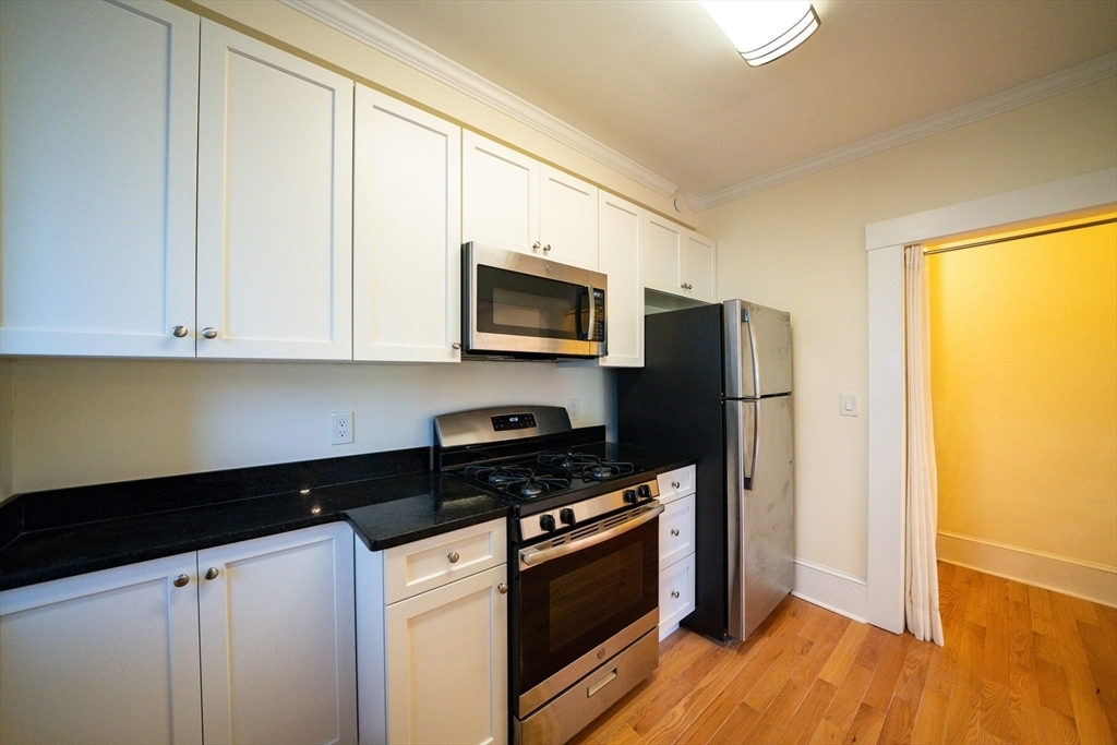 219 Commonwealth Ave - Photo 4