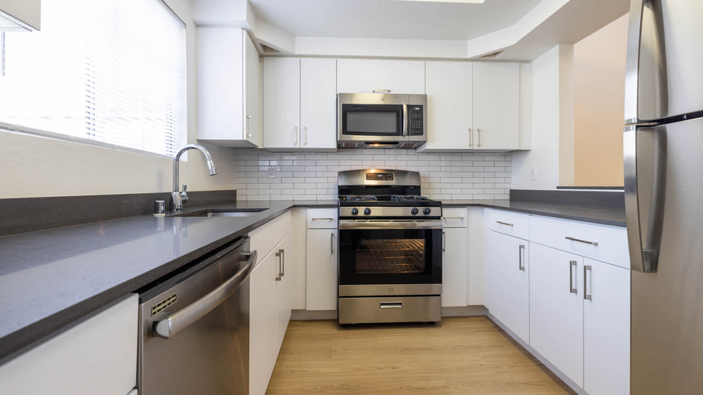 23516 W. Magic Mountain Pkwy. - Photo 32