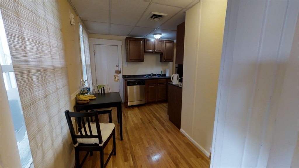 363 Beacon St - Photo 2