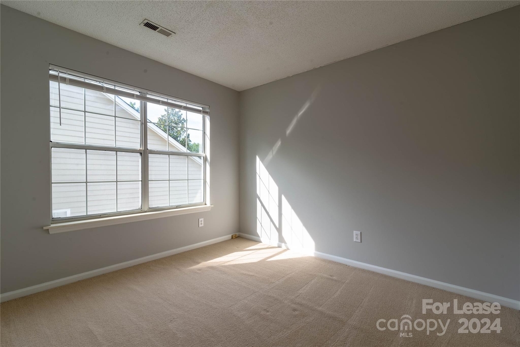 6138 Garamond Court - Photo 14