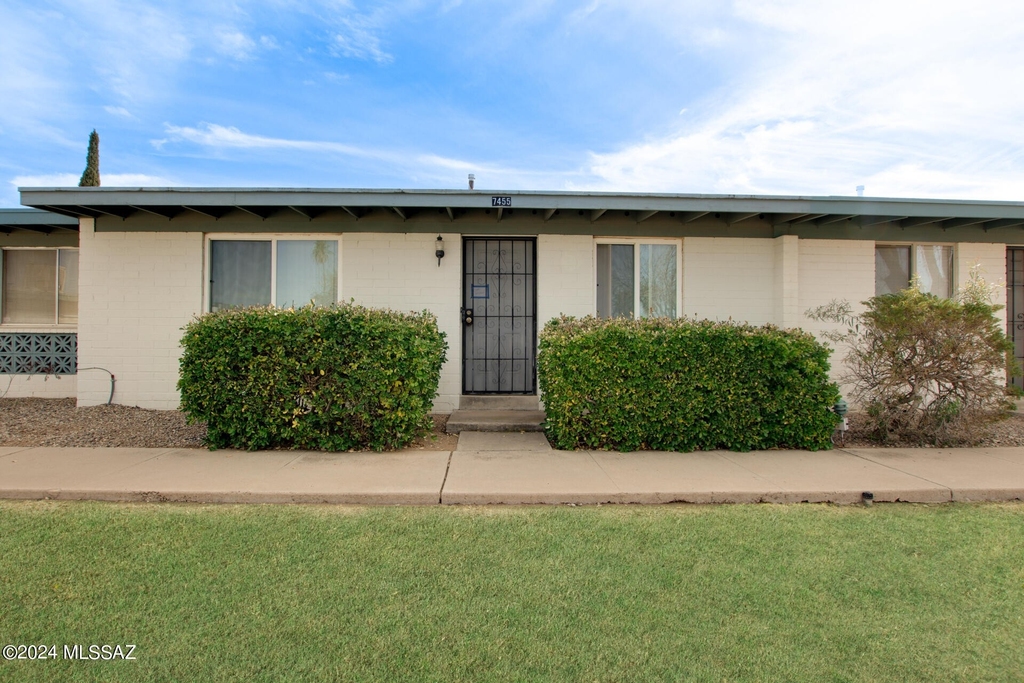 7455 E Desert Spring Drive - Photo 0