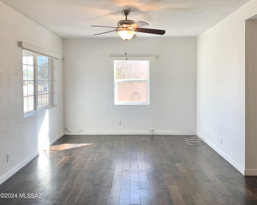 1510 E Silver Street - Photo 9