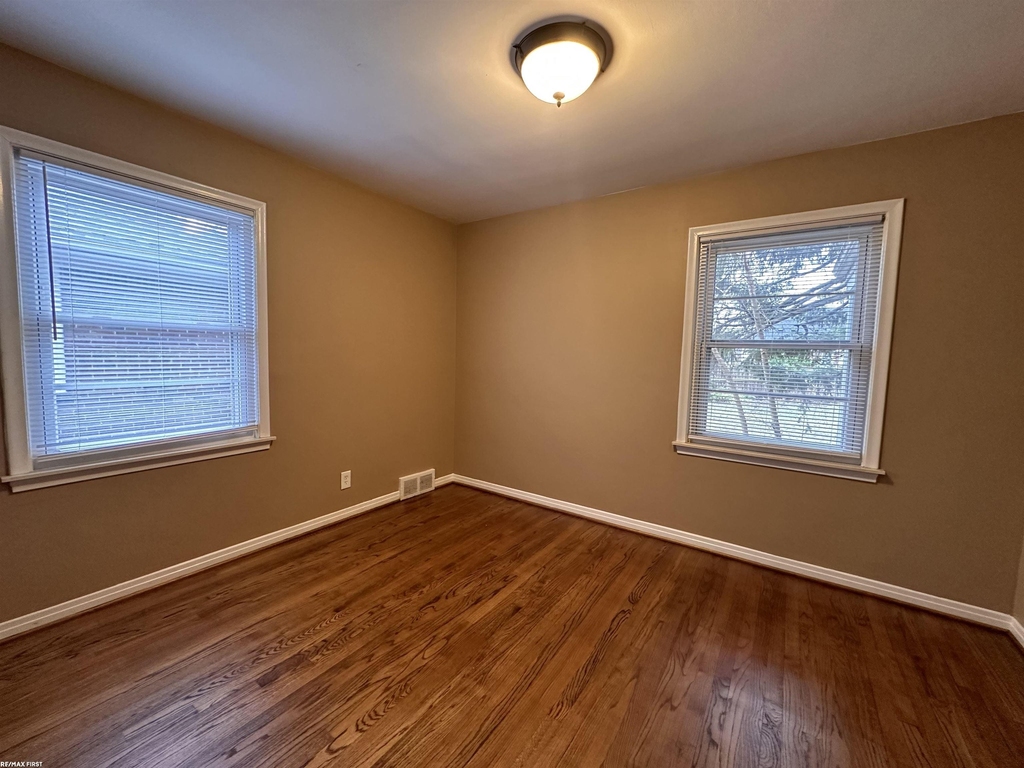 2337 Stanhope - Photo 7