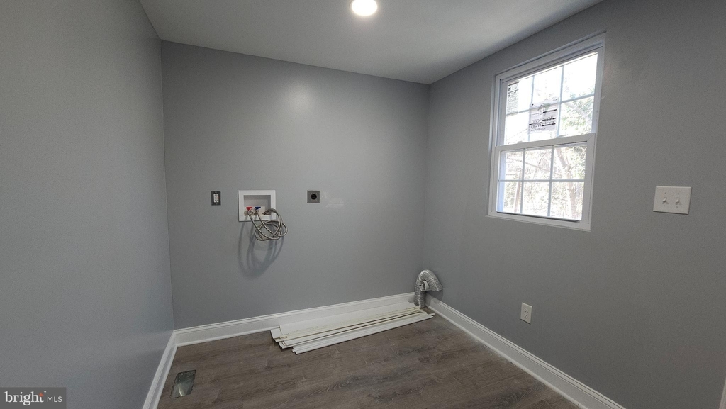 2033 Rowan Street - Photo 4