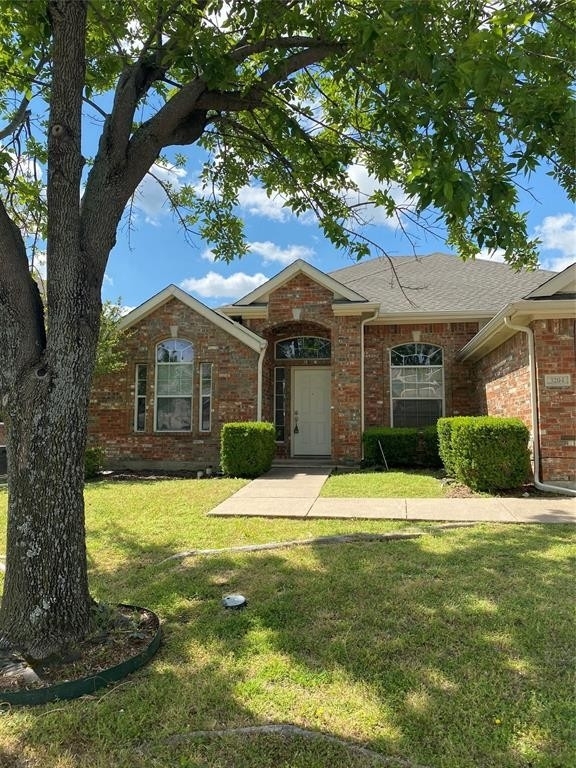 3204 Edgebrook Court - Photo 1