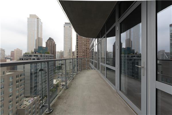 555 W 59th St - Photo 7