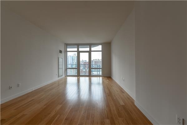 555 W 59th St - Photo 3