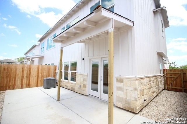 251 Sapphire - Photo 19