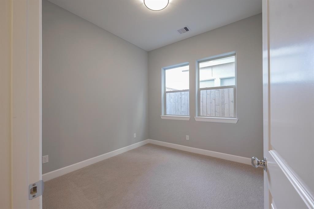 2105 Naomi Street - Photo 7