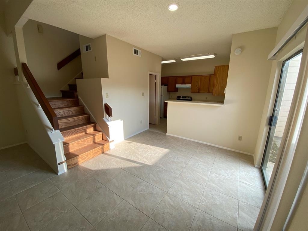 7900 Bissonnet Street - Photo 2