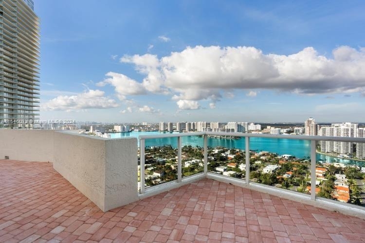 19111 Collins Ave - Photo 41