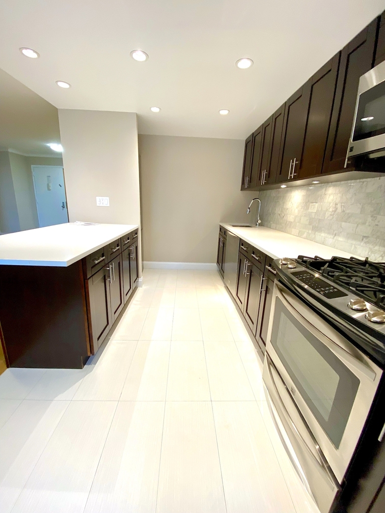 Duane St - Photo 1