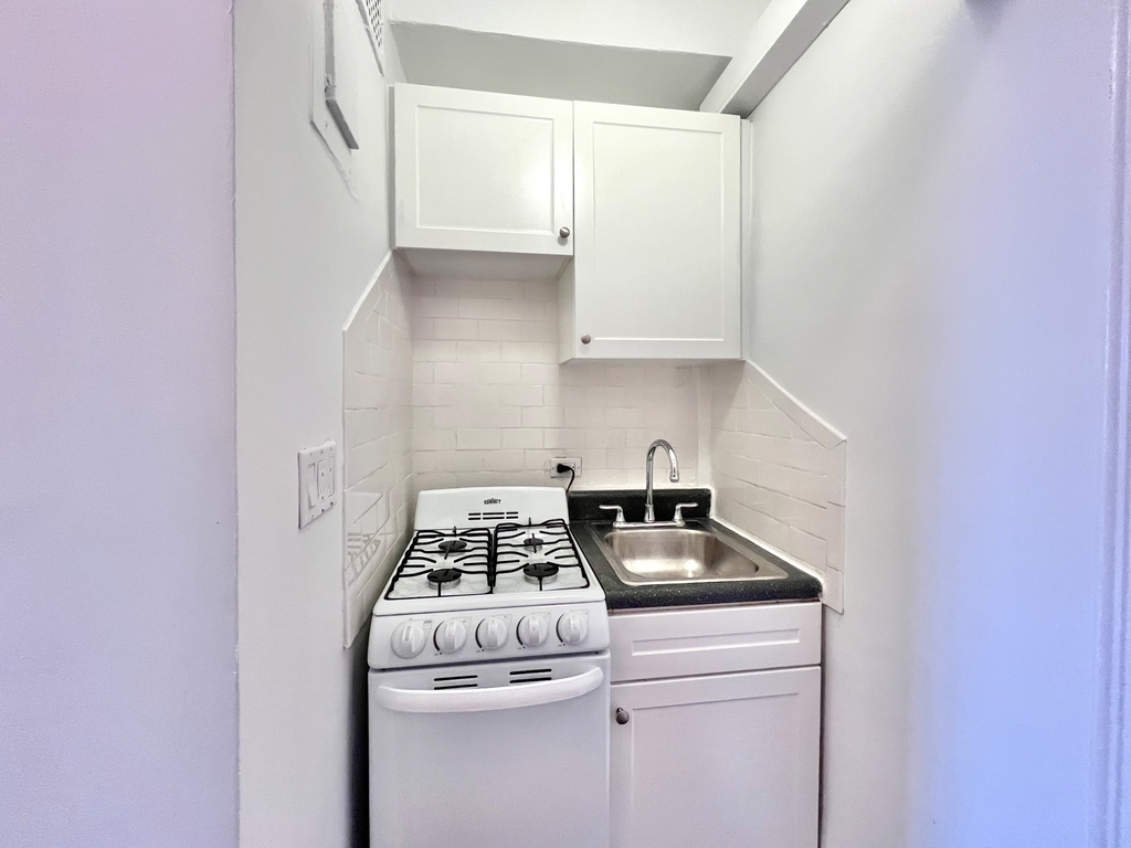 162 West 71st Street - Photo 4