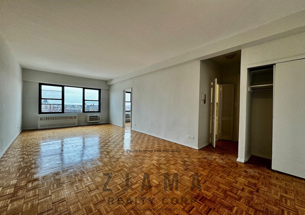 160 Parkside Avenue - Photo 0