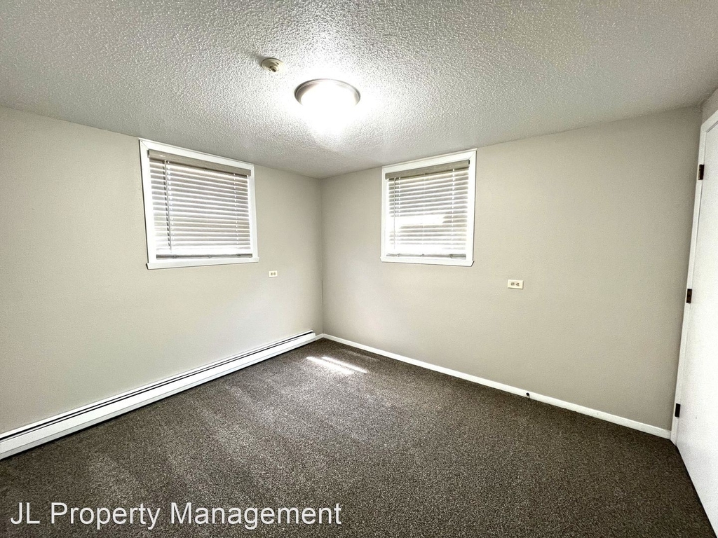 1700 W 44th Street - Photo 10