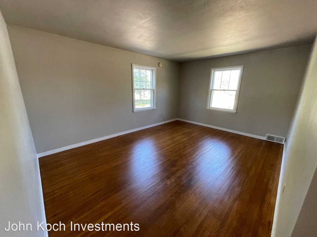 801 S Menlo Avenue - Photo 2