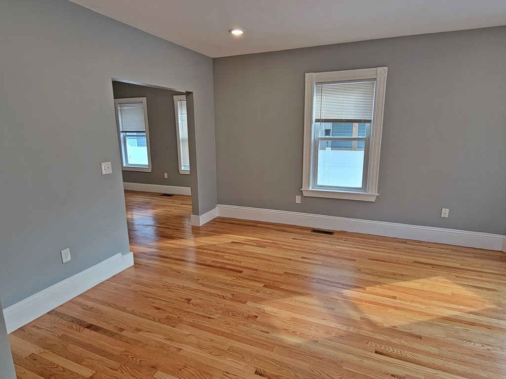 52 Harvard Street - Photo 2