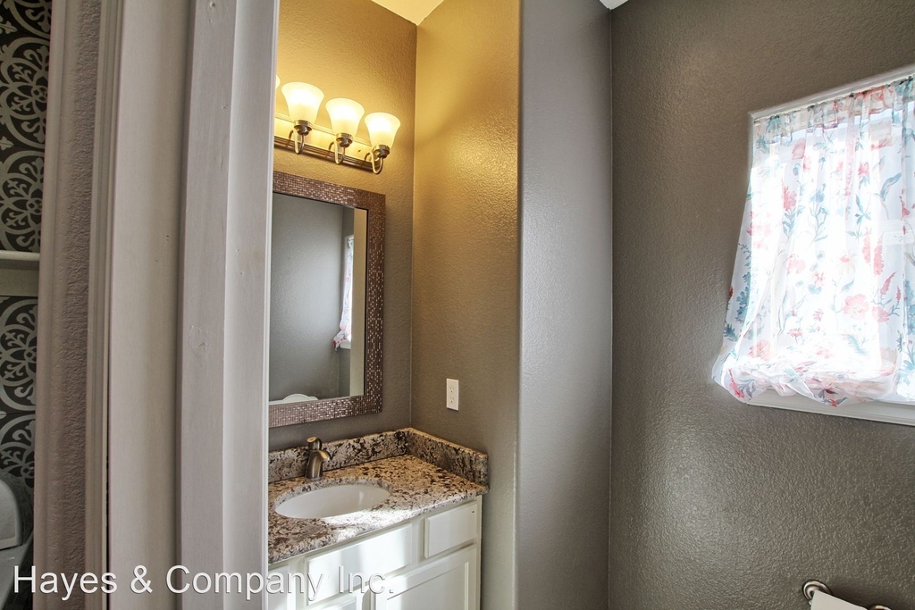 791 Pitkin Way - Photo 7