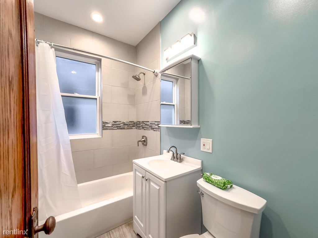 3422 W. Mclean , Unit 5 - Photo 9