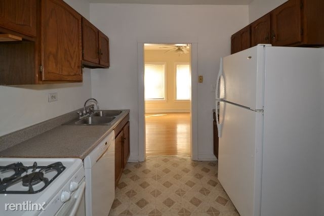 3526 N. Broadway, Unit E-4 - Photo 4