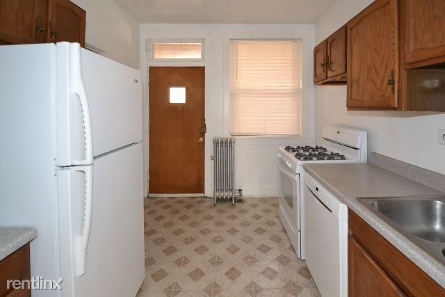 3526 N. Broadway, Unit E-4 - Photo 1