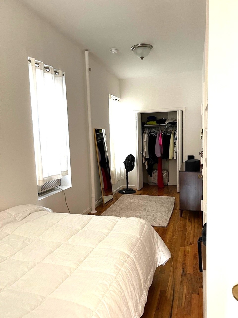 247 East 62nd Street - Photo 3