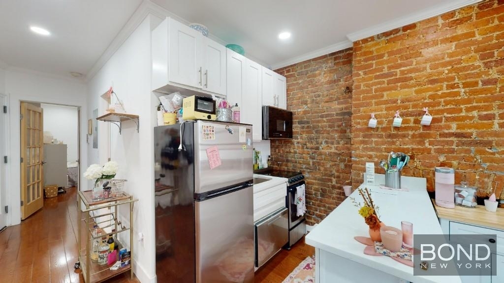 334 East 82nd Street - Photo 1