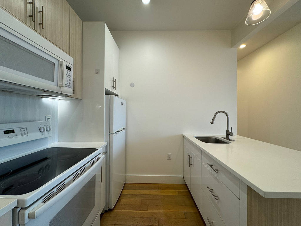 818 Lexington Avenue - Photo 3