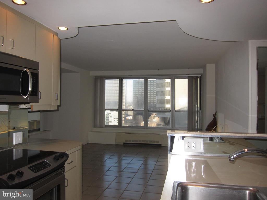 224-30 W Rittenhouse Sq - Photo 13