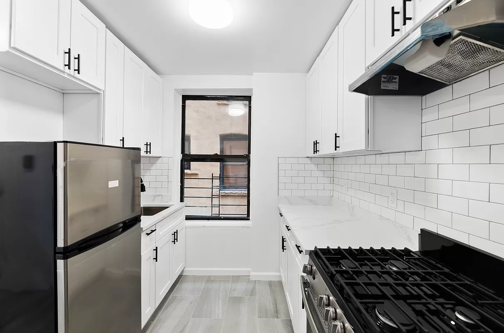 424 East 116th Street - Photo 3